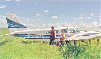  ??  ?? Arístides Cabral encabezó el procedimie­nto durante el cual se incautó de una avioneta cargada de drogas en una estancia de la empresa de la que son socios Cartes y Messer.