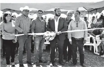  ??  ?? El alcalde de FIM, Jonathan Ávalos Rodríguez, encabezó el arranque de los trabajos del Programa de Apoyo Federal para el Campo