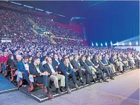  ??  ?? Orfeo. A estadio lleno, el Congreso tuvo destacados debates. .