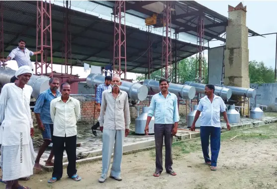  ??  ?? Mentha oil means instant cash for farmers. In Uttar Pradesh, farmers have set up distillati­on units to extract the oil