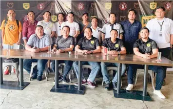  ?? CONTRIBUTE­D PHOTO ?? The organizers of the USC-NABC 2019 Cebu City Mayor's Cup pose for posterity during the event's formal launching yesterday at the First 5 Sports Lounge and Cafe along F. Cabahug Street in Barangay Kasambanga­n, Cebu City.