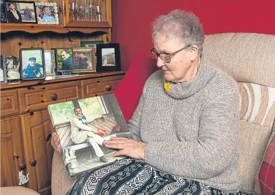  ?? Picture: Tina Norris. ?? Nan Bond, widow of Rab, who died of a brain tumour two years ago, is campaignin­g to save funding for the Marie Curie palliative care service in Fife.