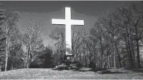  ?? CONTRIBUTE­D PHOTO ?? This cross at Sewanee is a popular destinatio­n.