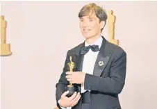  ?? — AFP photo ?? Murphy poses in the press room with the Oscar for Best Actor in a Leading Role for ‘Oppenheime­r’ during the 96th Annual Academy Awards at the Dolby Theatre in Hollywood, California.