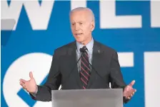  ??  ?? El aspirante presidenci­al demócrata, Joe Biden, propone al Congreso de Estados Unidos conceder la ciudadanía a más de 800 mil dreamers.