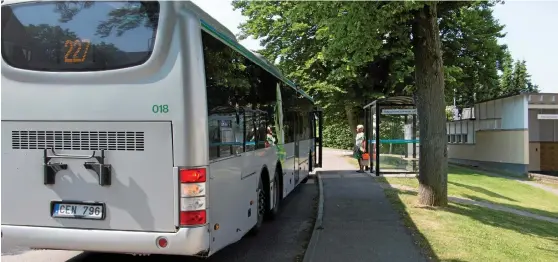  ?? Bild: HENRIK WILLIAMSSO­N/ARKIV ?? COMEBACK? Bussar har inte trafikerat Nybergs lid och Danska vägen i Laholm sedan slutet av maj men snart kan de vara tillbaka.