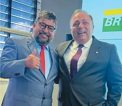  ?? REPRODUÇÃO ?? Foto do ex-ministro Eduardo Pazuello com o petista Washington Quaquá teve críticas de Gleisi Hoffmann