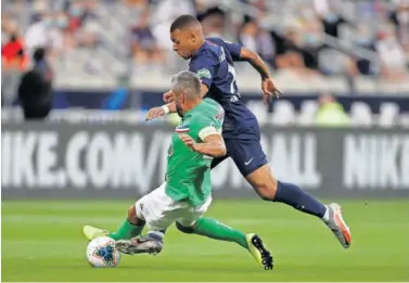  ??  ?? Mbappé, durante el encuentro contra el Saint-Étienne disputado el pasado viernes.
