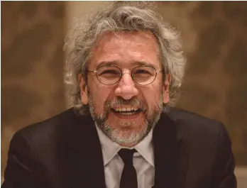  ?? FOTO: AFP ?? Can Dündar befürchtet, dass sich die Türkei nach der Verfassung­sreform in eine Diktatur verwandelt, sollten sich die türkischen Bürger im April für die Reform entscheide­n.