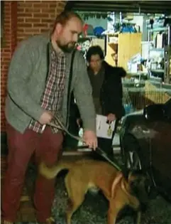  ?? Foto VTM ?? Eigenaar Jeffrey moest zijn hond vrijdag afstaan aan het asiel.