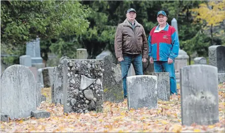  ?? MATHEW MCCARTHY WATERLOO REGION RECORD ?? Glen Ueberschla­g, left, treasurer of the Doon Presbyteri­an Cemetary, and Larry Kinzie, caretaker of the adjacent KinzieBieh­n cemetary.