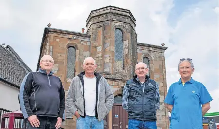  ?? ?? Plea The campaigner­s want the council and town councillor­s to back the restoring of the steeple on the Freeman’s Hall in Prestwick