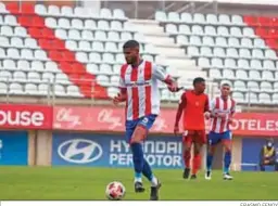  ?? ERASMO FENOY ?? Álvaro Telis, durante el Algeciras-Recre.