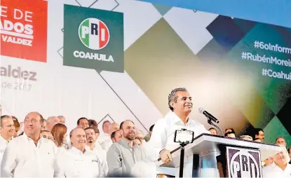  ??  ?? El presidente nacional priista acudió al sexto informe del gobernador de Coahuila, Ruben Moreira.