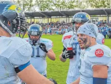  ?? ARCHIVFOTO: TIMO OTTO ?? Oscar Vasquez-Dyer (rechts) bleibt den Biberach Beavers erhalten, als Spieler und als künftiger Co-Trainer von Headcoach Dominik Brodschelm.