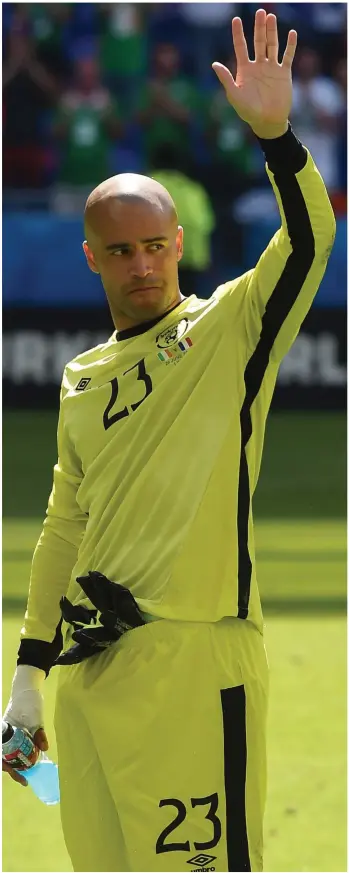  ??  ?? Wicklow’s Darren Dandolph salutes the Irish fans after the 2-1 defeat to the French.