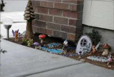  ?? MICHELLE PEEBLES VIA AP ?? In this undated photo, a fairy garden at the home of Michelle Peebles is shown in Broomfield, Colo. Peebles — along with her two children — made the fairy garden following the death of daughter Amanda Peebles, 12, who died of complicati­ons following a...