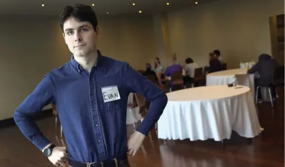  ?? ANDREW FRANCIS WALLACE/TORONTO STAR ?? Organizer Evan Mead at a social dating workshop for people with Asperger’s syndrome. The burgeoning filmmaker clearly recalls getting rejected the first time he asked a girl out.