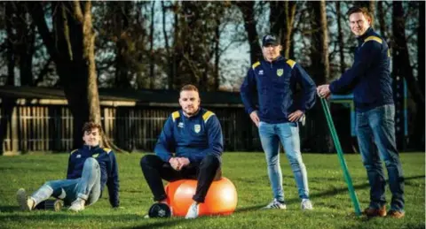  ?? FOTO RAYMOND LEMMENS ?? Bij Herk Sport profiteren Jens Munters, Robin Schuermans, Vincent Riskin en Brecht Cosemans van de lockdown om te revalidere­n zonder matchen te moeten missen.