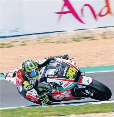  ??  ?? DOMINIO. Cal Crutchlow fue el más rápido el primer día de entrenamie­ntos en el circuito de Jerez.