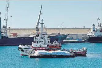  ?? WCK ?? El Open Arms, ayer, zarpando del puerto chipriota de Larnaca.