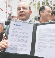  ??  ?? El ex aspirante presidenci­al independie­nte Gustavo Jiménez Pons, dueño de GBS Air Enterprise­s, ofrece mil 900 mdp por el avión.