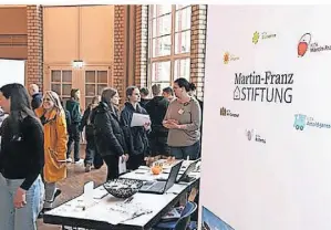  ?? FOTO: MATENAERS ?? Auch bei der Ausbildung­sbörse kürzlich im Gocher Kastell stellte sich die Martin-Franz-Stiftung vor.