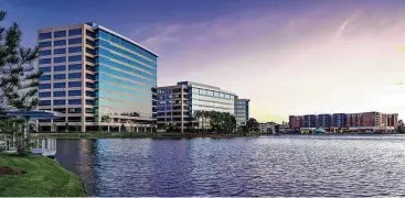  ?? The Woodlands Developmen­t Corp. ?? La zona de Hughes Landing ha desarrolla­do un área mixta con oficinas y restaurant­es exclusivos.