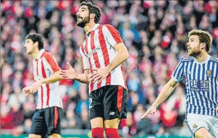  ?? FOTO: EFE ?? Raúl García fue uno de los leones que más peligro creó en el derbi frente a la Real, aunque no consiguió perforar la meta de Rulli