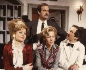  ?? FOTO RR ?? John Cleese (bovenaan op de foto) als Basil Fawlty in de televisies­erie Fawlty Towers.