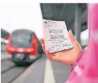  ?? FOTO: EPD ?? Das Neun-Euro-Ticket ist beliebt, ein Nachfolger ist nicht in Sicht.