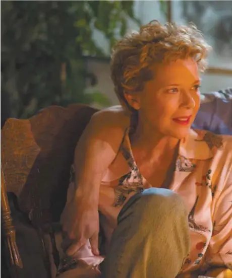  ?? MÉTROPOLE FILMS ?? Annette Bening avait atteint l’âge de Gloria Grahame au moment des faits lorsque le financemen­t fut enfin réuni pour le tournage du film. Et en Jamie Bell, elle trouvait le partenaire idéal.