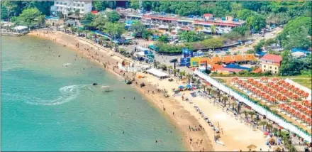  ?? STPM ?? A bird’s-eye view of the beach in Kep town during the weekend’s 10th Sea Festival.
