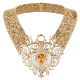  ??  ?? Bottom left
Boucheron Armoires long necklace with 32.22 ct pear imperial topaz, diamonds, yellow gold