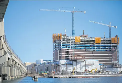  ?? REUTERS ?? Constructi­on continues on the $2.4 billion Wynn Resort and Casino in the Boston suburb of Everett, Massachuse­tts on January 31, 2018.