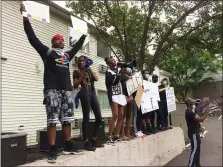  ?? EVAN BRANDT — MEDIANEWS GROUP ?? All the protest organizers — Gildera Garner, Nailah Green, Nakialere Beasley, McKenzie Hodges and Isaiah Pelzer — are Phoenixvil­le High School students.