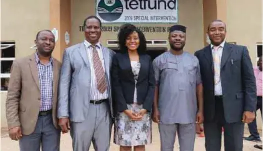  ??  ?? L-R: Principal Manager, Finance, Administra­tion and Strategy, Private Sector Health Alliance of Nigeria, Mr. Dayo Lomuwagun; Dean, Faculty of Pharmaceut­ical Sciences, UNN, Prof. Godswill C. Onunkwo ; Regional Director, Africa Resource Centre for Supply...