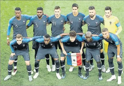  ?? FOTO: EFE ?? El once que presentó la selección francesa en la semifinal que ganó a Bélgica