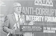  ?? — Gambar Bernama ?? AMANAT: Abu Kassim berucap pada‘Anti-Corruption And Integrity Forum 2019’ di Kuala Lumpur, semalam.
