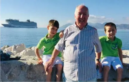  ?? FOTO RR ?? Albert Podgorz met zijn kleinzonen Liam en Matiz tijdens een vakantie enkele jaren geleden.