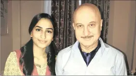  ??  ?? Deepti Jal Singh plays Seema in The Indian Detective. The actress is pictured with acting legend Anupam Kher.