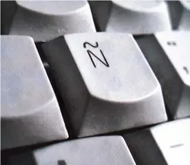  ??  ?? En español. Cada vez se hace más necesario tener la letra Ñ en el teclado.