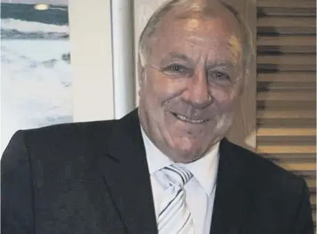  ??  ?? Retired businessma­n and former footballer Colin Lemon has died at the age of 77.