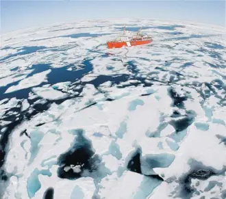  ?? The Canadian Press/files ?? A Canadian Coast Guard icebreaker makes its way through Baffin Bay in 2008. Nordic Bulk Carriers made the first commercial transit through the Northwest Passage in 2013 and plans to do so again.