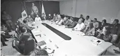  ??  ?? Equipo. Durante la reunión de coordinaci­ón, se informó que este año continuará el reforzamie­nto de la seguridad en Saltillo.