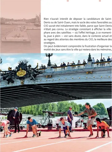  ??  ?? Photo ci-dessus :
Des personnes s’entraînent sur la piste d’athlétisme flottante installée au pied du pont Alexandre III à l’occasion de la Journée olympique organisée en juin 2017 pour promouvoir la candidatur­e de Paris à l’organisati­on des JO de
2024. Selon le sondage de l’Institut Harris réalisé en décembre 2020, 84 % des Français y sont favorables, une adhésion recherchée par les organisate­urs, car elle compte beaucoup pour l’image de la ville comme des Jeux qui doivent s’y tenir. (© Guillaume Louyot Onickz Artworks/Shuttersto­ck)