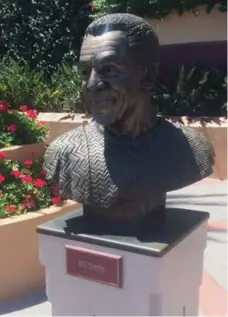  ?? TONY WINTON/THE ASSOCIATED PRESS ?? A bust of actor and comedian Bill Cosby at Disney World’s Hollywood Studios theme park in Orlando, Fla., was removed Tuesday after closing.