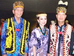  ?? ?? File photo shows Freddie (left) with Gerawat (right) and his wife, at the State Gawai Dinner 2023 in Kuching.