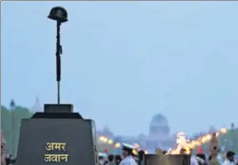  ?? HT ARCHIVE ?? A 2012 photo of the iconic symbol, an inverted rifle with a helmet on top, at India Gate.