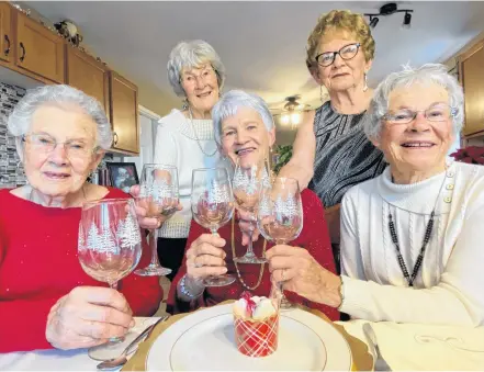  ?? CARLA ALLEN ?? The Golden Girls of Wedgeport are: Front, from left to right: Rosemarie Surette, Agnes Robicheau, Rose-Emma Fox, Back: Corinne MacKenzie, Nora d'Entremont.